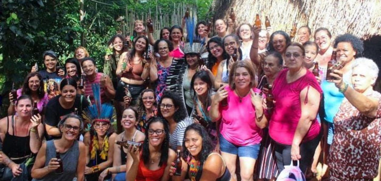  saberes ancestrais: Grupo que participou da 1ª roda de saberes ancestrais para mulheres. Foto de Vytórya, artista indígena.